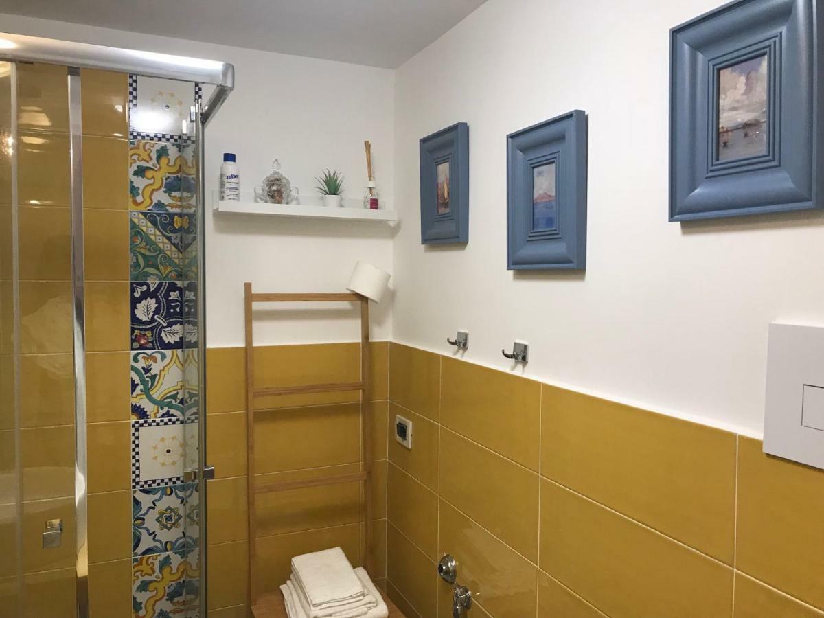La Casa Di Hoby Leilighet Napoli Eksteriør bilde